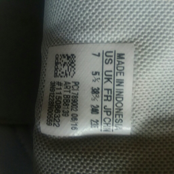 Adidas shoes - Picture 4 of 5